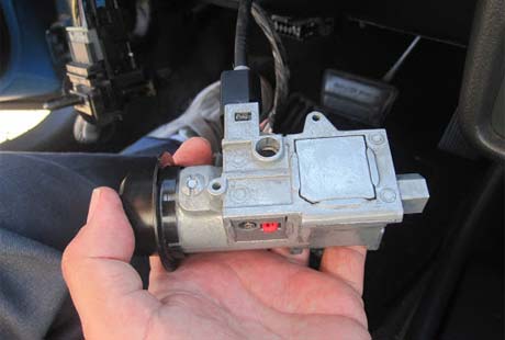 Override Function to Remove Key from Ignition - Damaged Ignition Cylinder 